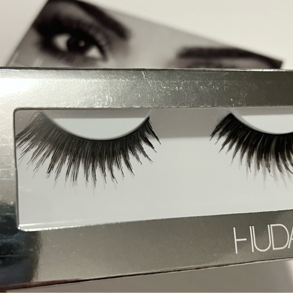 Huda Beauty False Lashes Black Women Cocojo #4 - Picture 2 of 4